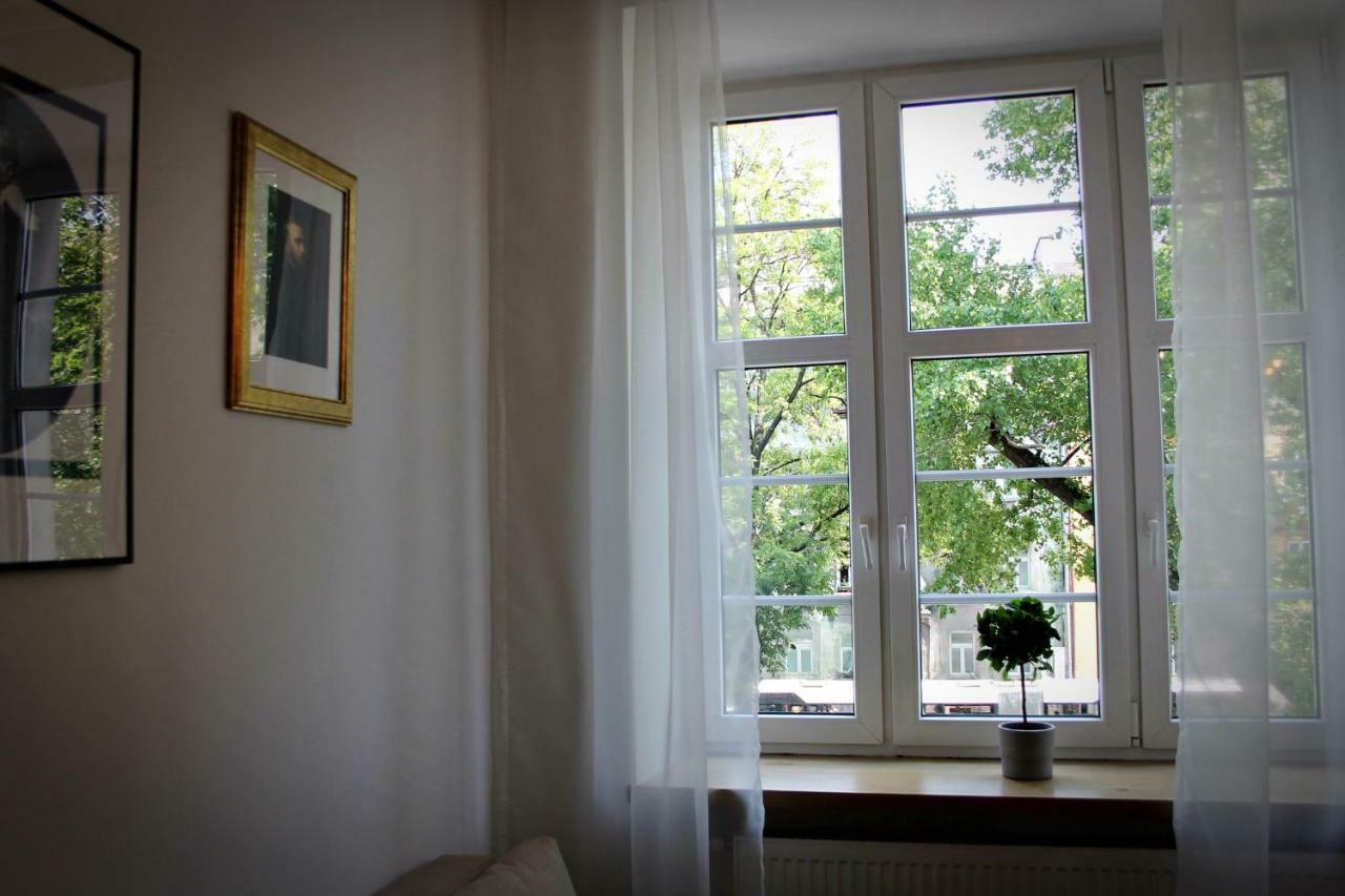 Three Bards Apartment